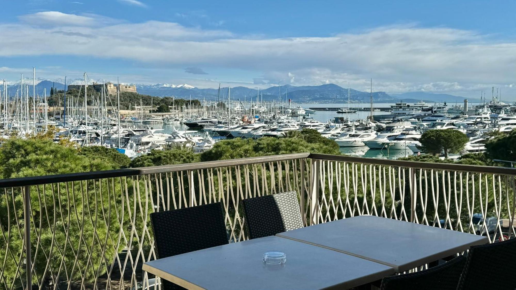 Penthouse Vue Mer Avec Rooftop,Jacuzzi,Et Parking Prive Antibes Eksteriør billede